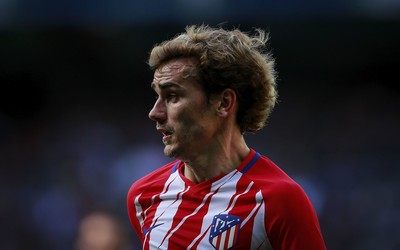 壹体育-加布里埃尔面对低平球传中解围